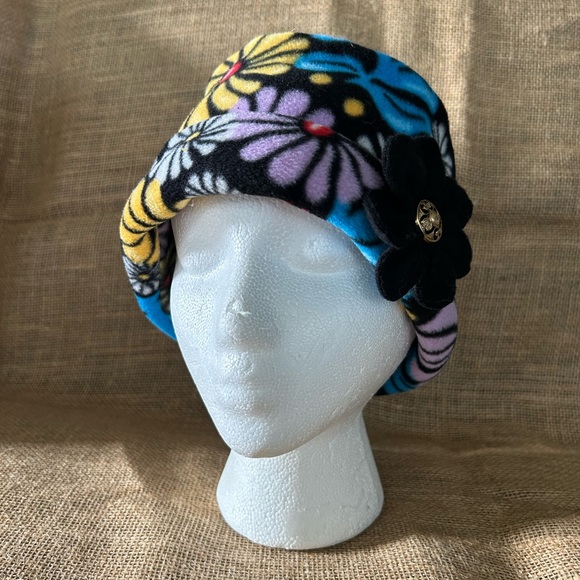 Handmade Fleece Hat - Vintage Style - Picture 1 of 4
